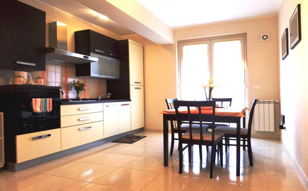 Nerissa Holiday Apartment Мілаццо Екстер'єр фото