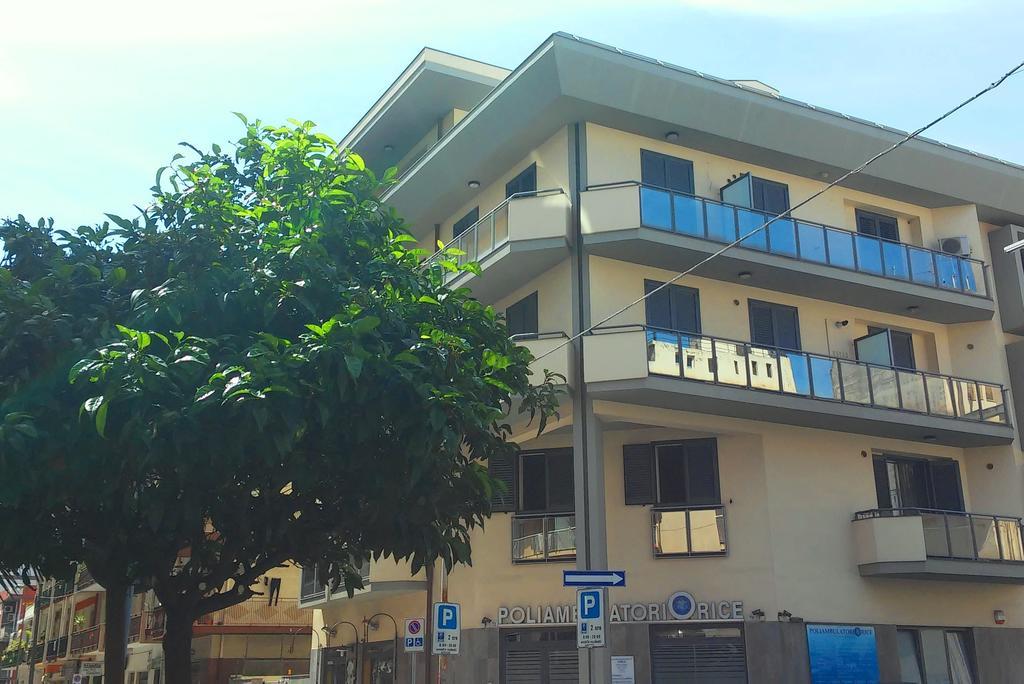 Nerissa Holiday Apartment Мілаццо Екстер'єр фото